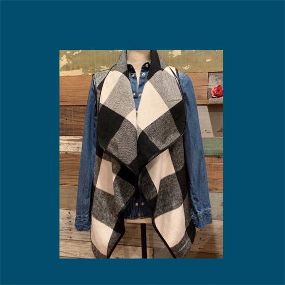 Checked vest - Picture 2 of 9